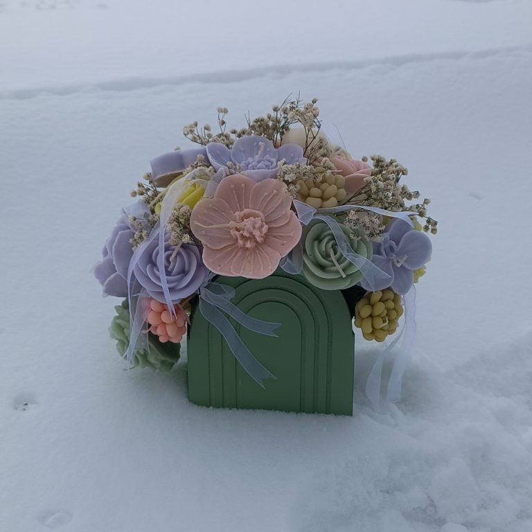 باکس گل شمع رنگین کمانی